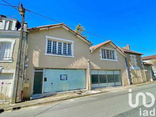 Immeuble à vendre 79 900 € 471 m² Ouest Montmorillon 86500