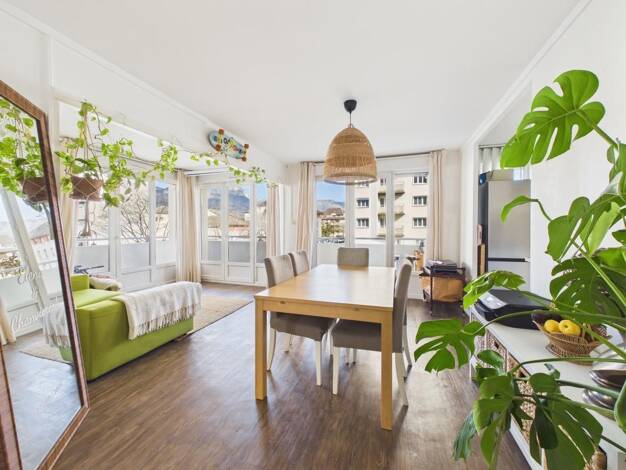 Appartement à vendre 210 000 € 3 pièces 2 chambres 85,7 m² Étage 2/8 Laurier-Les Charmettes Chambéry 73000