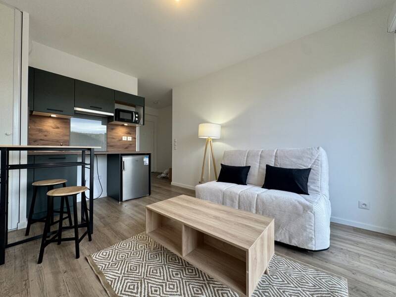 Maison à louer, 22m², LA CHAPELLE SAINT MESMIN