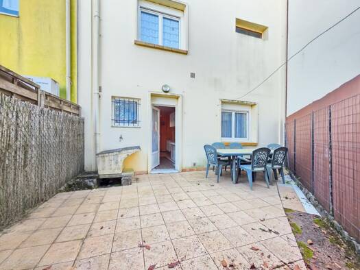 Maison de ville à vendre 99 000 € 5 pièces 4 chambres 94 m² Ganet-Galau Le Passage 47520