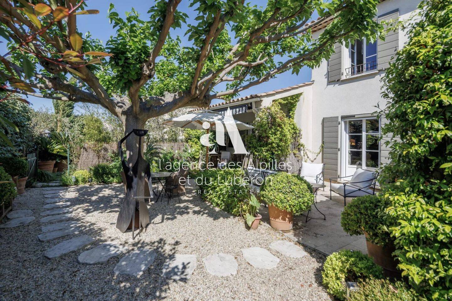 Maison à vendre, 200m², MAUSSANE LES ALPILLES