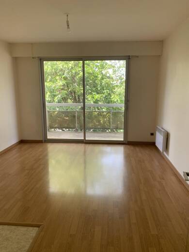 Appartement à louer 427 € 1 pièce 25 m² Étage 2/4 disponible à partir du 01/07/2025 Orleans 45000