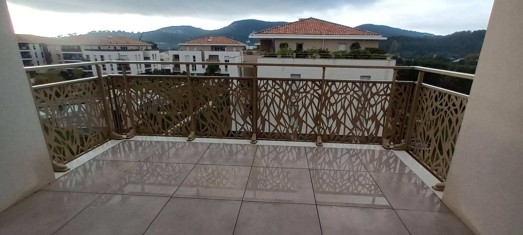 Maison à louer, 57m², HYERES