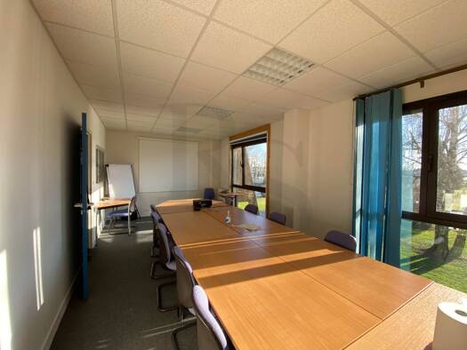 Espace bureau à vendre 133 800 € 131 m² de bureaux Flers 61100