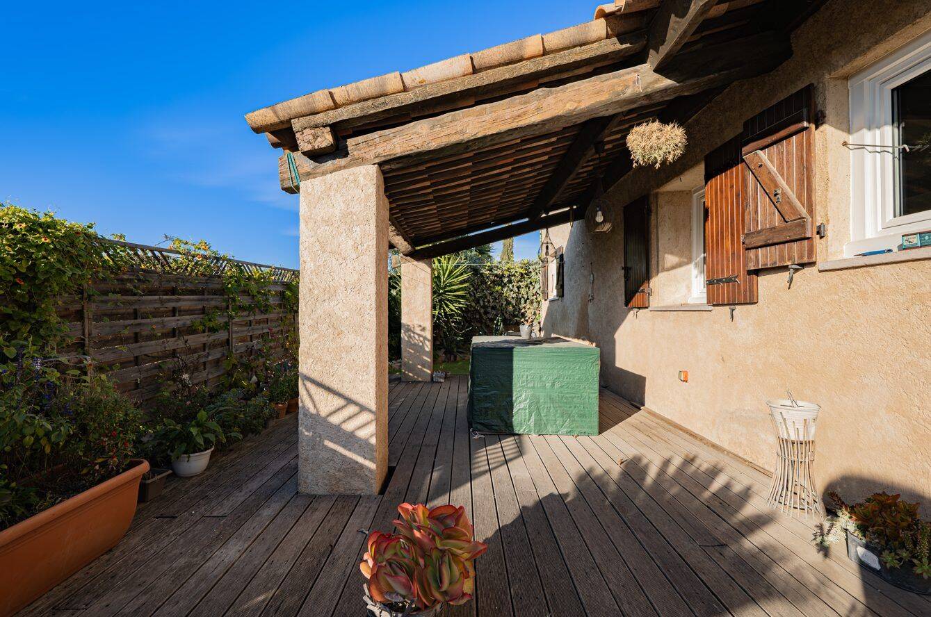 MAISON DEUX PIECES CLIMATISEE & STATIONNEMENT — 8
