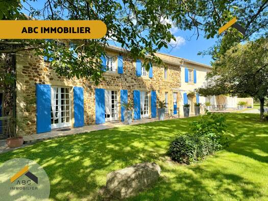 Mas à vendre 730 000 € 7 pièces 4 chambres 240 m² 3 600 m² de terrain Piolenc 84420