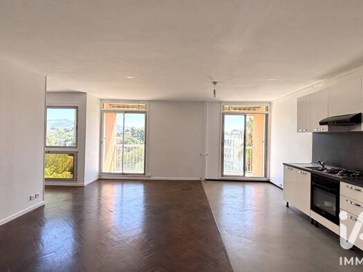 Appartement à vendre 185 000 € 3 pièces 2 chambres 70 m² Étage 5/8 Saint Julien Marseille 12ème arrondissement 13012