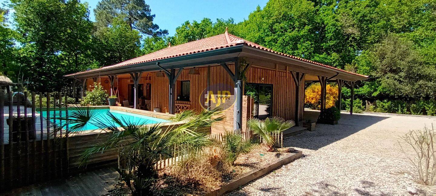 Maison à vendre, 200m², SOULAC SUR MER