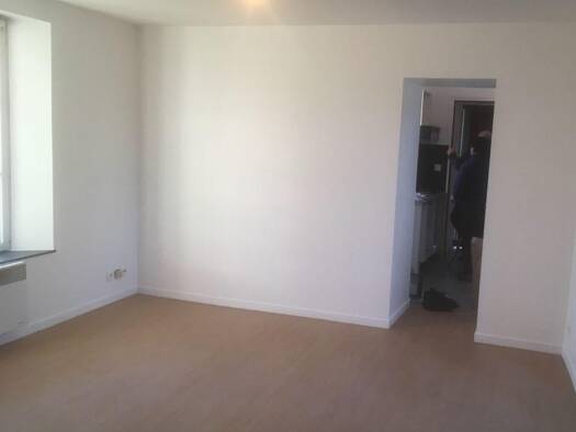 Appartement à louer - logement étudiant 736 € 1 pièce 25 m² RDC Gonesse 95500
