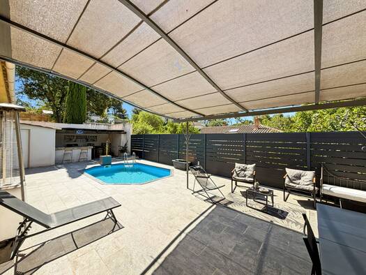 Maison de plain-pied à vendre 565 000 € 4 pièces 3 chambres 99,87 m² 442 m² de terrain Eoures Marseille 11ème arrondissement 13011