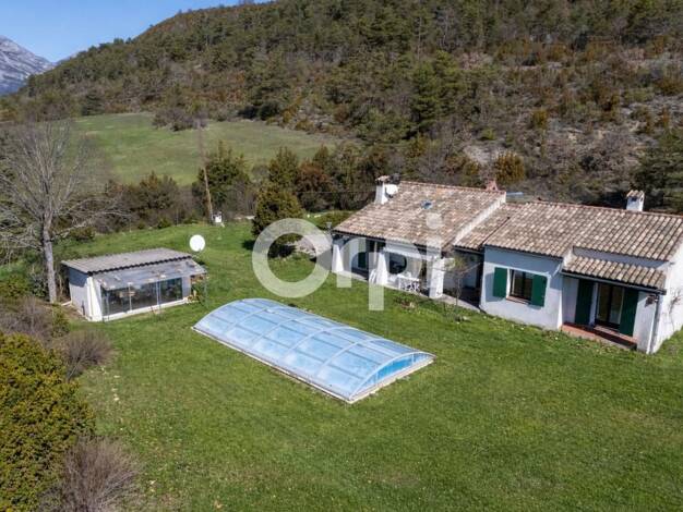 Maison à vendre 340 000 € 4 pièces 3 chambres 95 m² 8 874 m² de terrain Trigance 83840