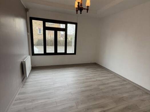 Appartement à louer 900 € 2 pièces 1 chambre 34 m² RDC Charles Floquet-Jacques Demolin Le Blanc-Mesnil 93350