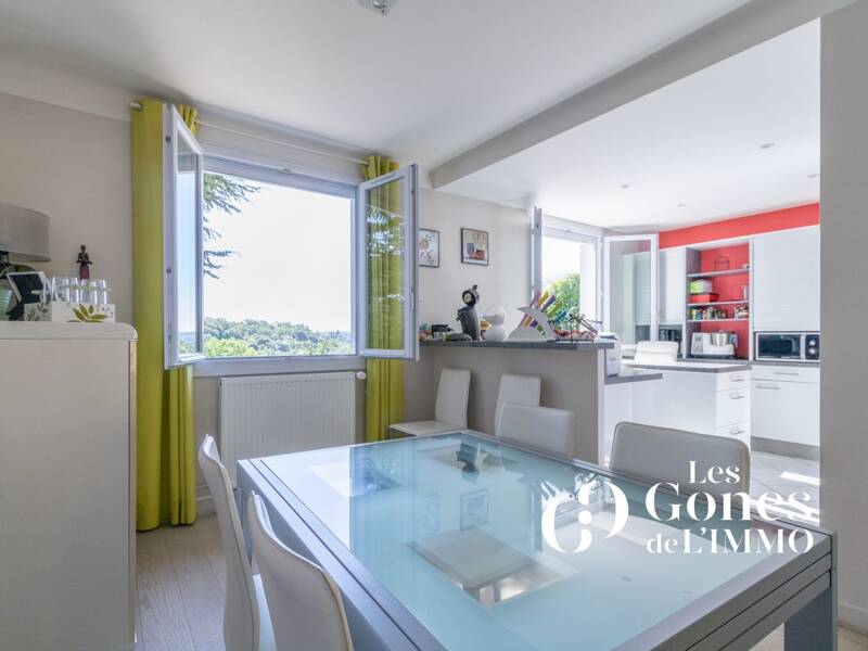 Maison à vendre, 135m², CHARBONNIERES LES BAINS