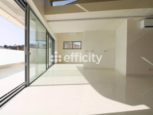 Appartement à vendre 660 000 € 4 pièces 2 chambres 197 m² Étage 4/4 Le Centre Auriol 13390