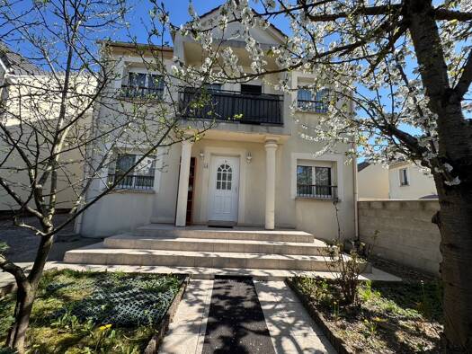 Maison à vendre 545 000 € 6 pièces 4 chambres 167 m² 421 m² de terrain La Pepiniere-Malesherbes Sarcelles 95200