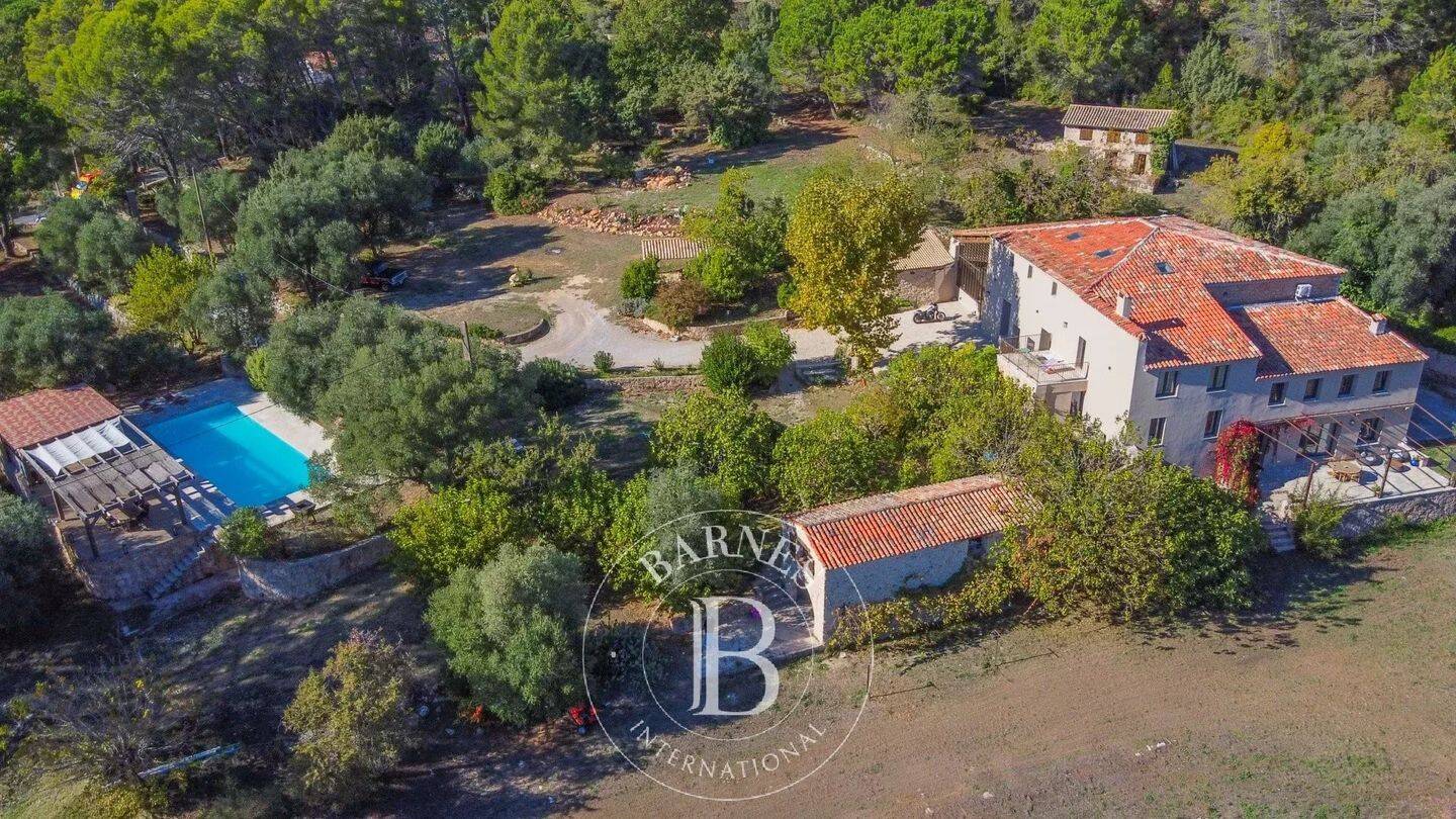 Maison à vendre, 500m², BAGNOLS EN FORET
