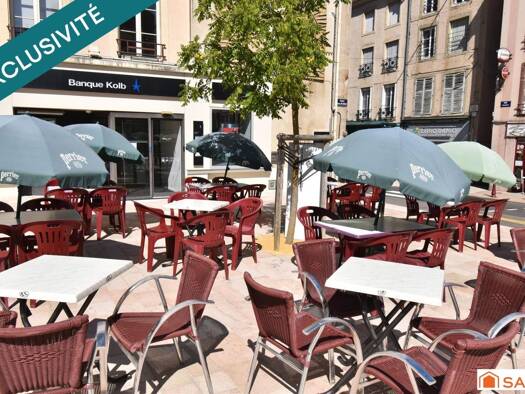 Bar / Café à vendre Fonds de commerce 68 000 € 160 m² d'espace de restauration Est Mirecourt 88500