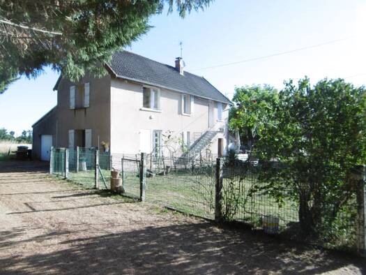 Maison à vendre 96 300 € 6 pièces 3 chambres 113 m² 1 509 m² de terrain Le Bouchaud 03130