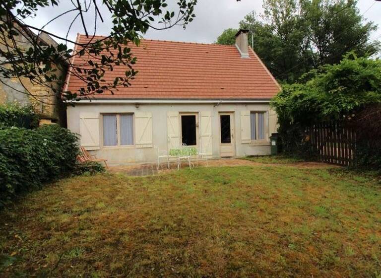 Maison à vendre 65 000 € 3 pièces 2<br/>chambres 70 m²<br/>superficie 1 250 m²<br/>terrain Clamecy 58500