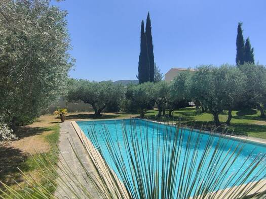 Maison à vendre 1 450 000 € 7 pièces 7 chambres 284 m² 1 300 m² de terrain Eygalières 13810