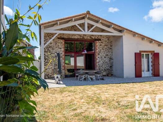 Maison à vendre 248 000 € 4 pièces 2 chambres 117 m² 611 m² de terrain La Copechagnière 85260