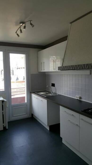 Appartement à louer 720 € 3 pièces 2 chambres 64 m² Centre Ville Bellegarde-sur-Valserine 01200