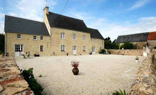 Maison à vendre 428 000 € 15 pièces 8 chambres 278 m² 2 007 m² de terrain Valognes 50700