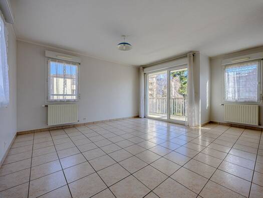 Appartement à vendre 228 000 € 3 pièces 2 chambres 66,79 m² Étage 3/4 Laurier-Merande Chambéry 73000