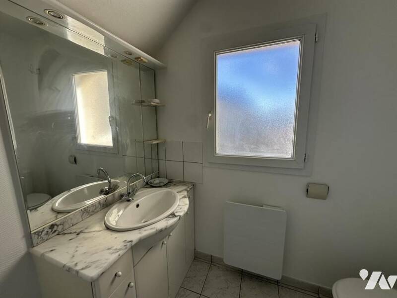 Maison à louer, 70m², MONTREUIL SUR MAINE