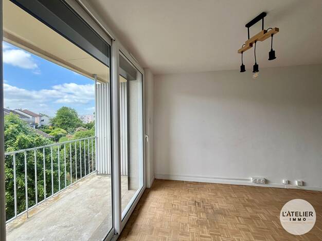 Appartement à vendre 110 000 € 3 pièces 2 chambres 55 m² Dernier étage, Étage 4/4 Epernay 51200