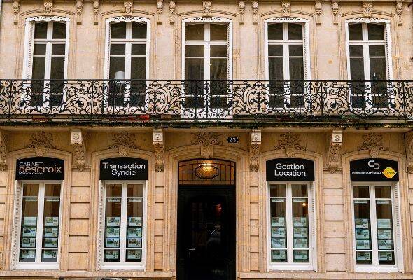 Cabinet Descroix