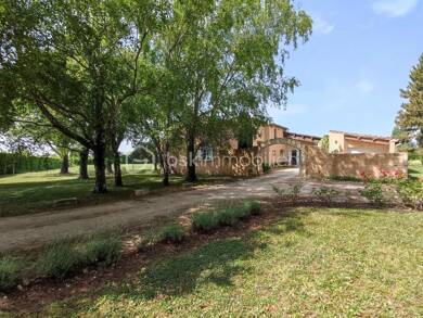 Villa à vendre 625 000 € 5 pièces 3 chambres 150 m² 16 463 m² de terrain Rural Pierrelatte 26700