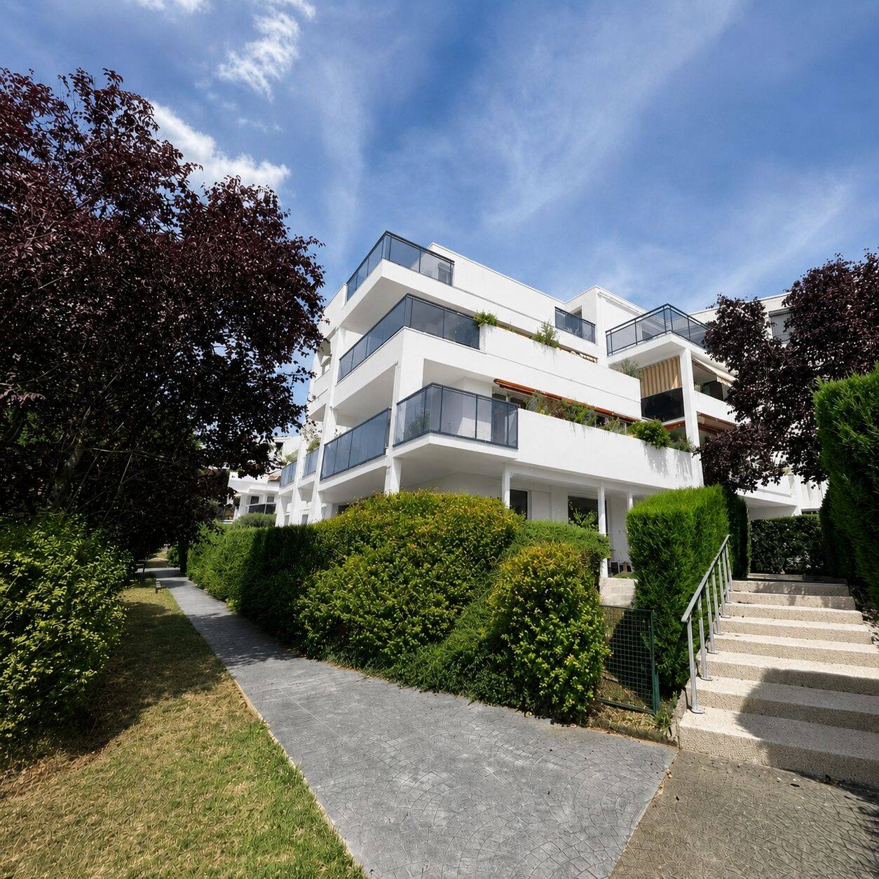 Dijon toison d'or T4 avec terrasse et piscine — 1