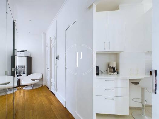 Appartement à vendre 710 000 € 3 pièces 2 chambres 70 m² RDC Neuilly-sur-Seine 92200