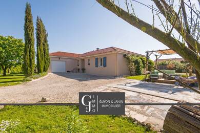 Maison de plain-pied à vendre 249 000 € 4 pièces 3 chambres 106 m² 877 m² de terrain Domsure 01270