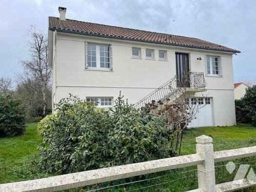 Maison à vendre 227 970 € 3 pièces 2 chambres 822 m² de terrain Saint-Philbert-de-Grand-Lieu 44310