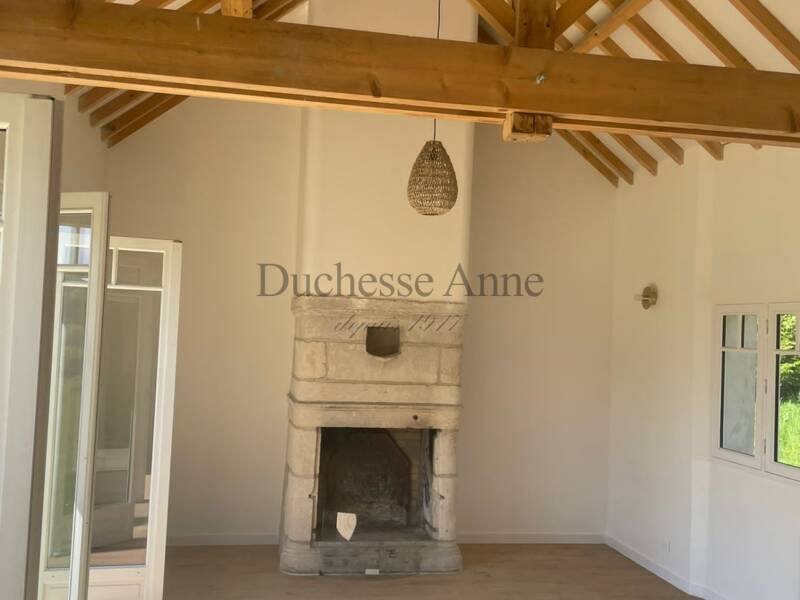 Maison à louer, 206m², LES MESNULS