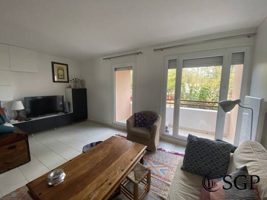 Appartement à louer 1 450 € 4 pièces 3 chambres 93,6 m² Étage 1/1 Le Parc Guyancourt 78280