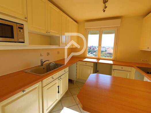 Appartement à louer 1 720 € 4 pièces 3 chambres 81 m² Étage 2/3 Europe-Nord Chatou 78400