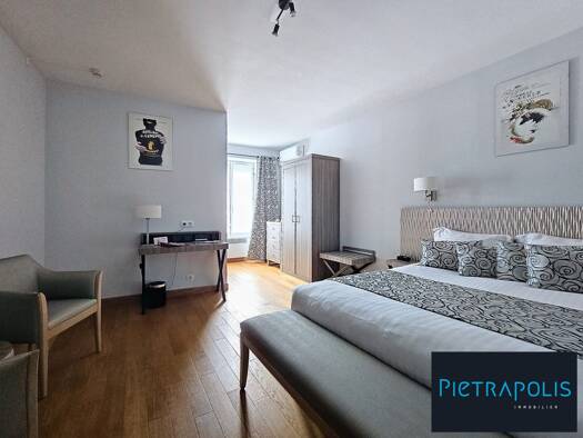 Hôtel à vendre Fonds de commerce 750 000 € 2 000 m² d'espace de restauration Centre-Faubourgs Sud Chaumont 52000