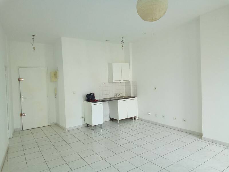 Maison à louer, 45m², MARSEILLE 5E