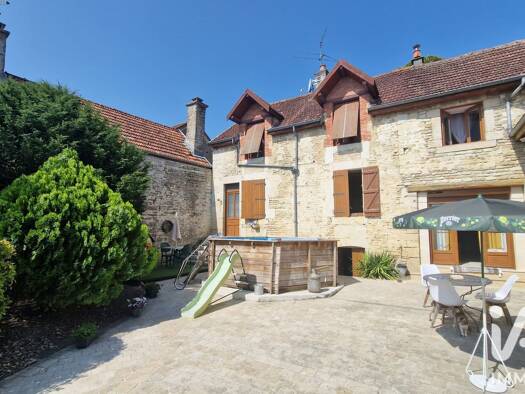 Maison à vendre 190 000 € 6 pièces 5 chambres 198 m² 711 m² de terrain Bouix 21330