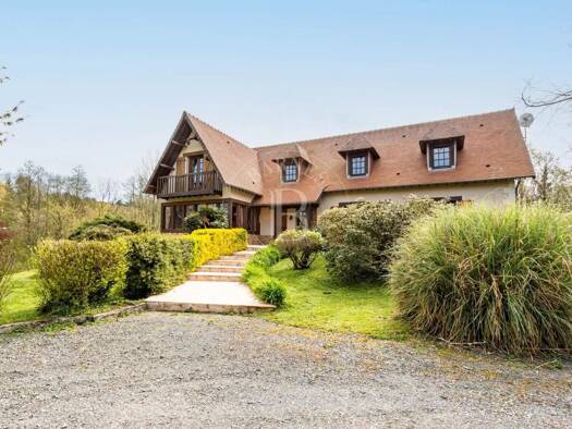 Maison à vendre 480 000 € 8 pièces 3 chambres 220 m² 12 000 m² de terrain Genneville 14600
