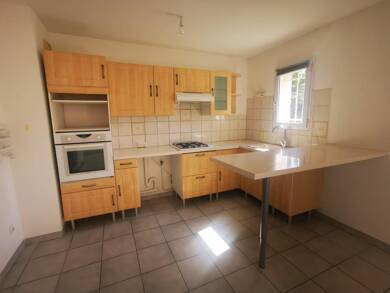 Appartement à louer 588 € 2 pièces 1 chambre 36 m² RDC/1 Centre Les Angles 30133