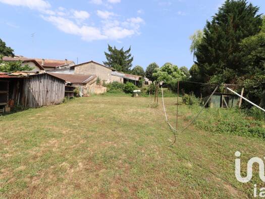 Maison à vendre 50 000 € 3 pièces 2 chambres 70 m² 600 m² de terrain Montguyon 17270