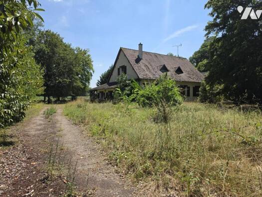 Maison à vendre 169 600 € 6 pièces 4 chambres 159 m² 2 658 m² de terrain Chuelles 45220