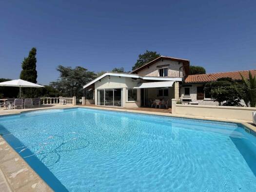 Villa à vendre 493 500 € 6 pièces 4 chambres 188 m² 3 274 m² de terrain Braud-et-Saint-Louis 33820
