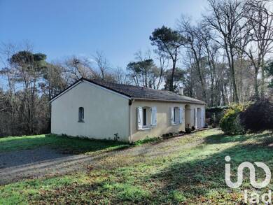 Maison de plain-pied à vendre 160 000 € 5 pièces 4 chambres 105 m² 5 432 m² de terrain Réaup-Lisse 47170