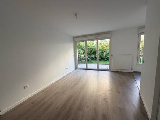 Appartement à louer - Première occupation 1 070 € 3 pièces 2 chambres 59,8 m² RDC/3 Montlhéry 91310
