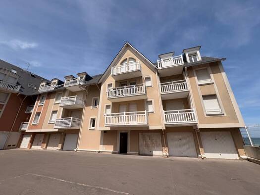 Appartement à vendre 274 300 € 2 pièces 1 chambre 34,64 m² Étage 1/4 Lion-sur-Mer 14780